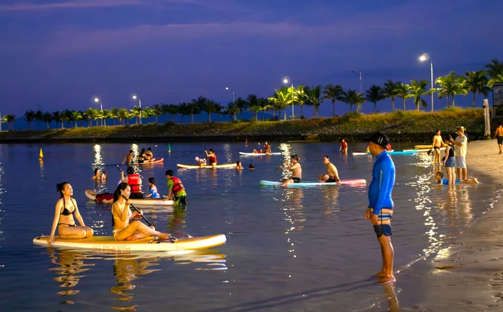 Khánh Hòa đẩy mạnh phát triển kinh tế biển đêm, hướng tới trung tâm du lịch biển quốc tế