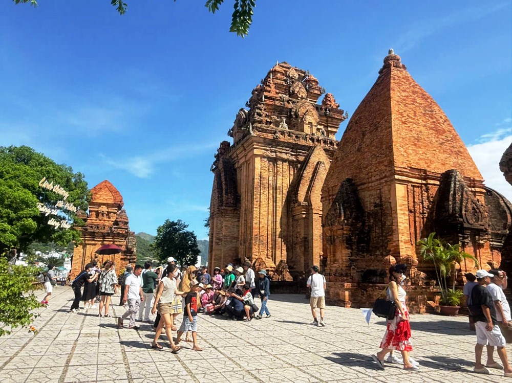 khanhhoadon164trieuluotkhachnam2025-2